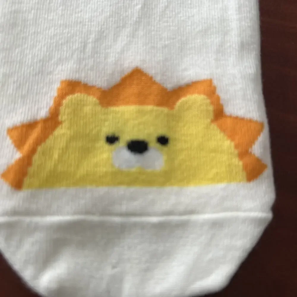 NWT! Cute Socks Brand Women's Ankle Socks One Size Lion Themed White/Black